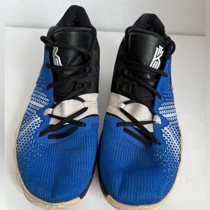 Nike Kyrie Blue Flytrap GS‎ Men’s Basketball Shoes size 9.5